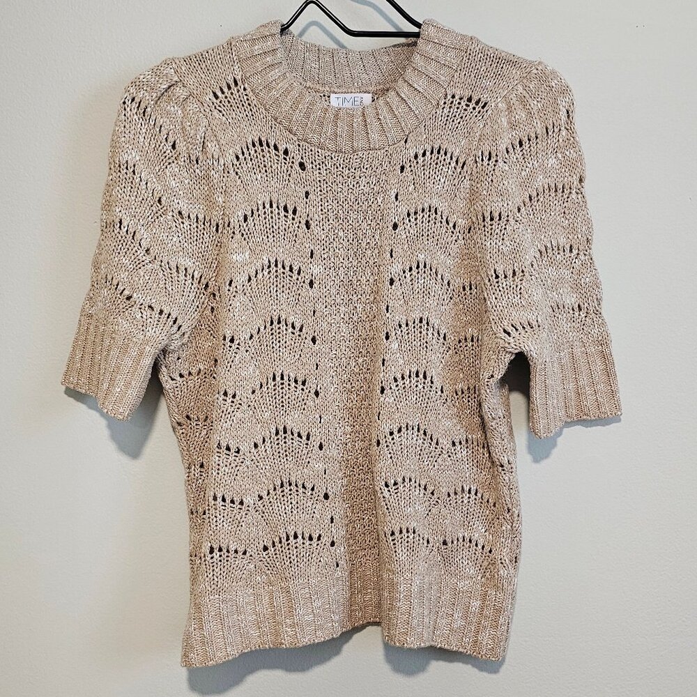 Women’s Time and Tru Beige w/ Silver Metallic Short Sleeve Sweater Top, Medium